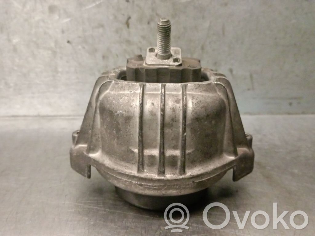 BMW 3 E90 E91 Engine mount bracket 