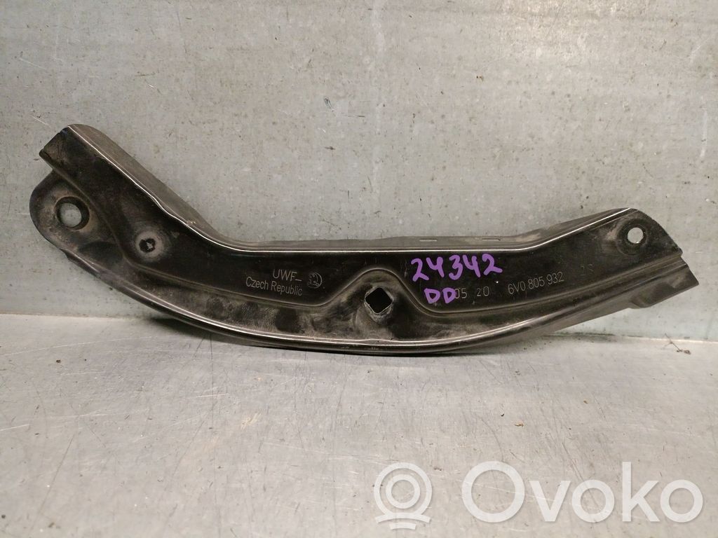 Skoda Fabia Mk3 (NJ) Staffa di rinforzo montaggio del paraurti anteriore 