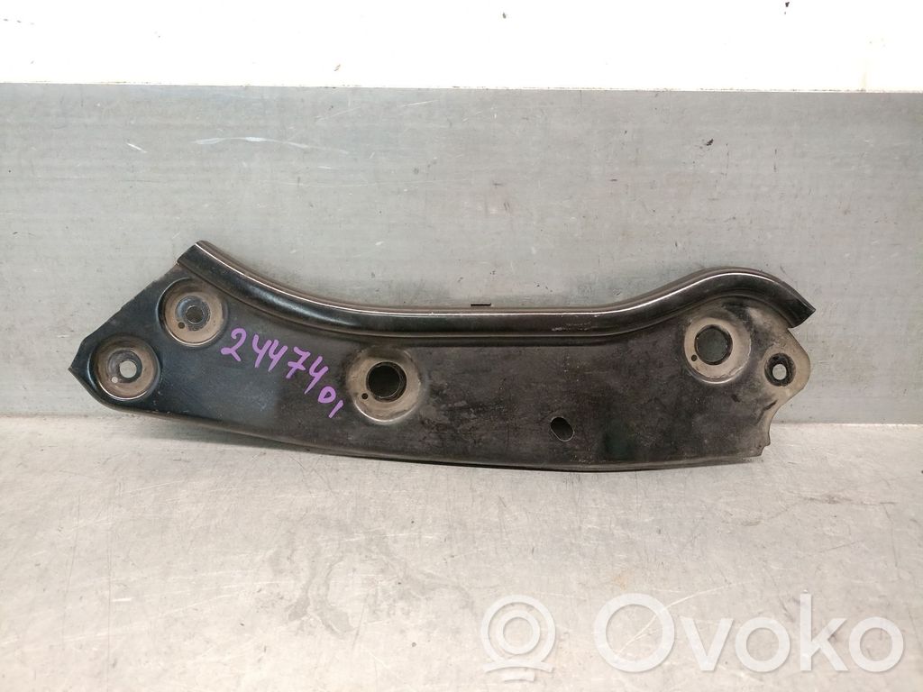 Volkswagen Touran II Staffa faro/fanale 