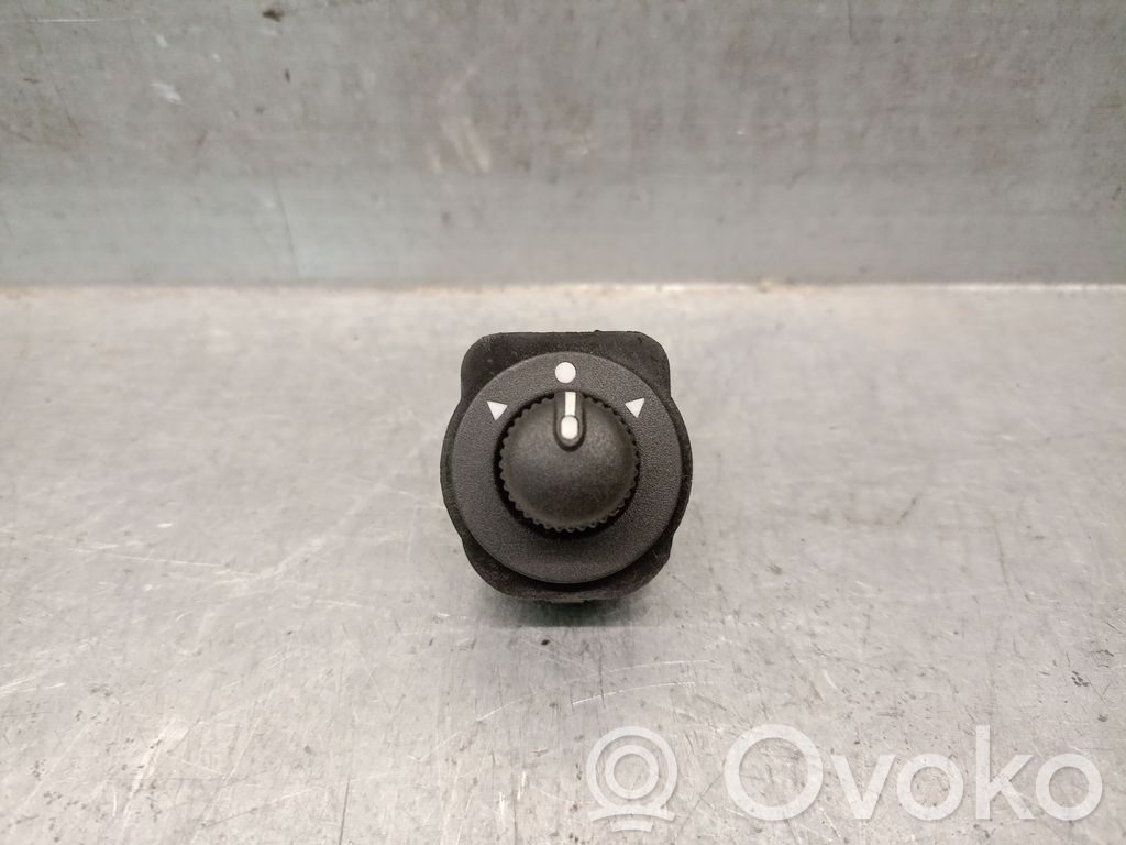 Fiat 500L Interruptor del espejo lateral 