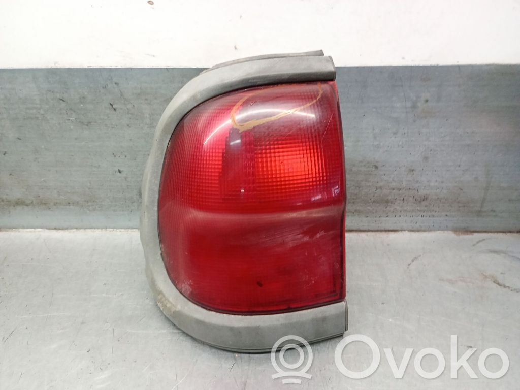 Nissan Terrano Lampă spate în caroserie 