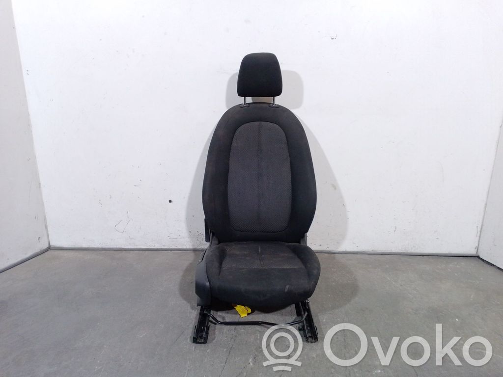 Etumatkustajan istuin   52107310844,52107310844
