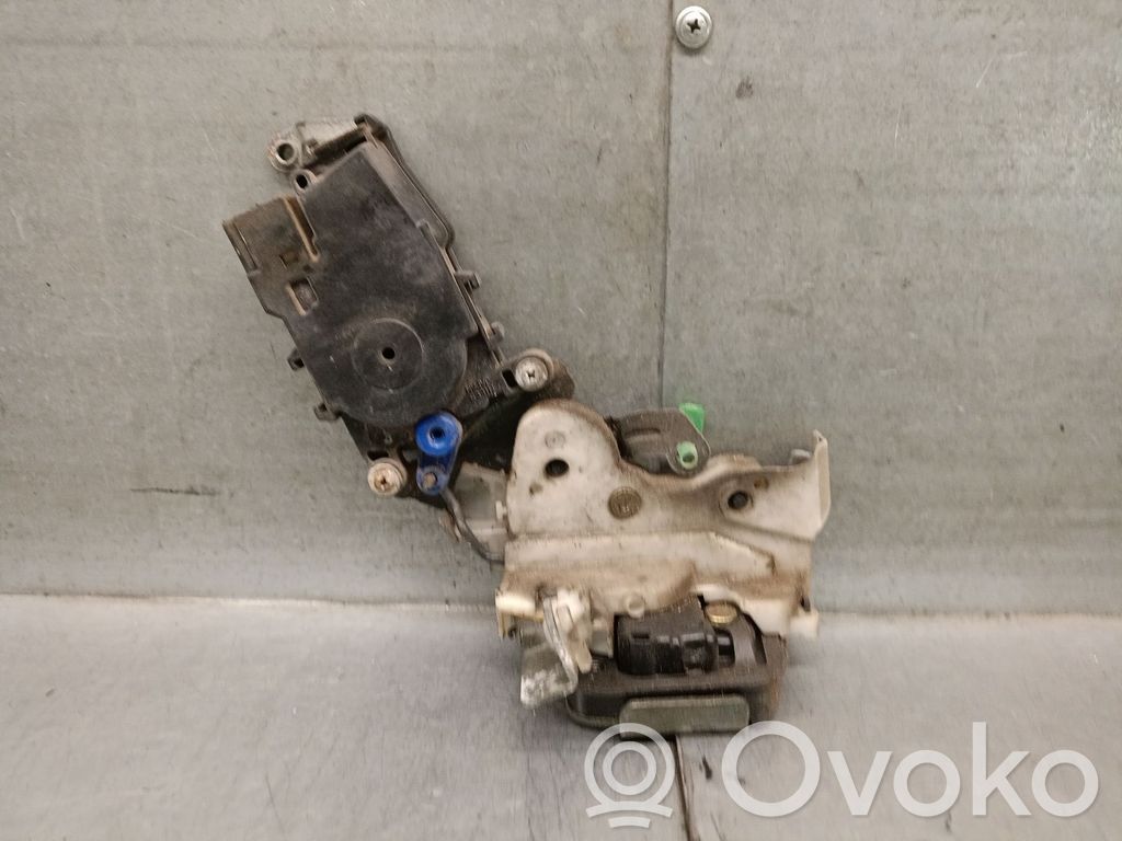 Subaru Impreza I Zamek drzwi tylnych