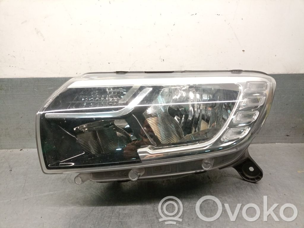 Dacia Sandero II Faro/fanale 