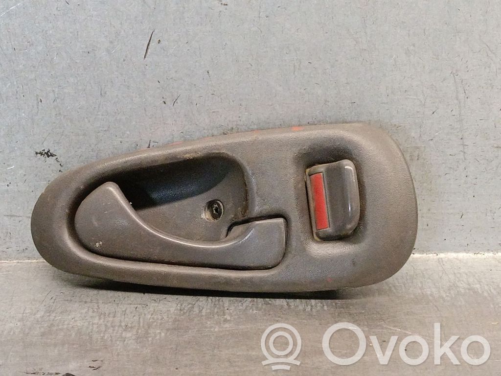 Mitsubishi L200 Manecilla interna puerta delantera 