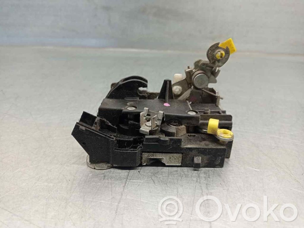 Iveco Daily 6th gen Etuoven lukko 