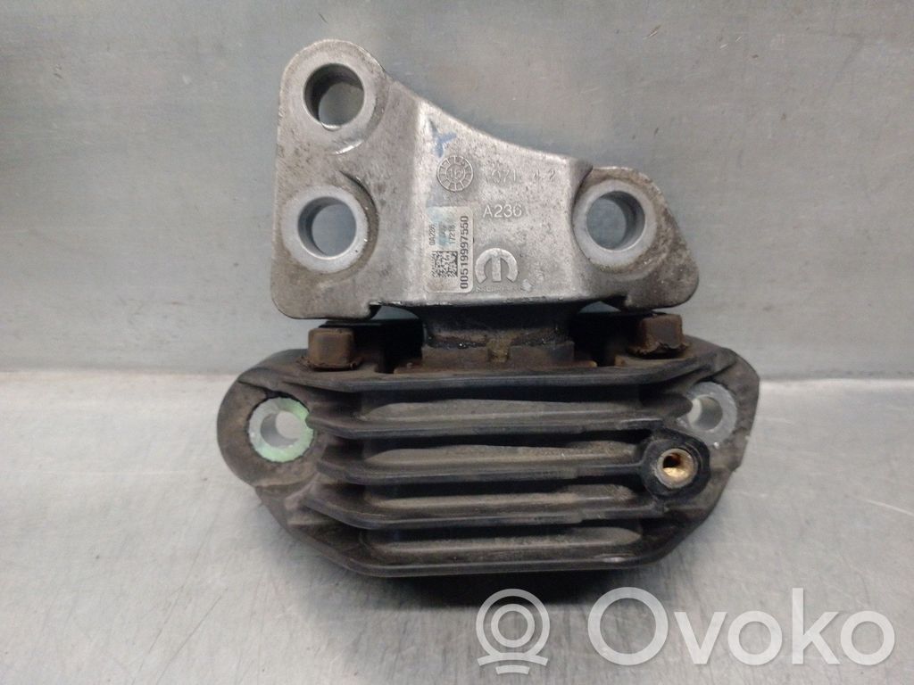 Fiat 500X Engine mount bracket 