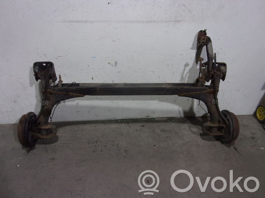 Seat Toledo I (1L) Belka osi tylnej z reduktorem 