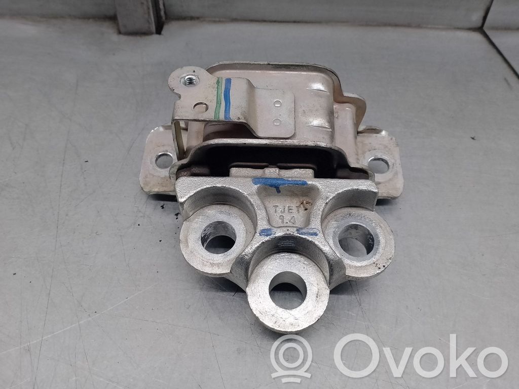 Engine mount bracket   52083500