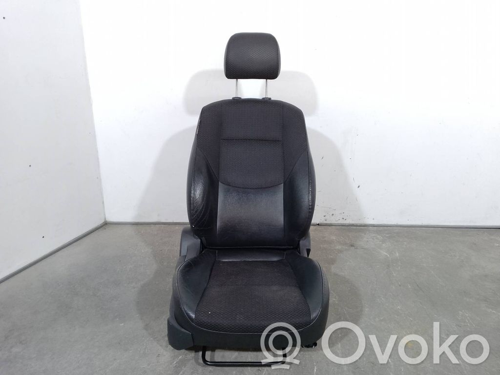 Scaun șofer   882002L310JAP,5PUERTAS