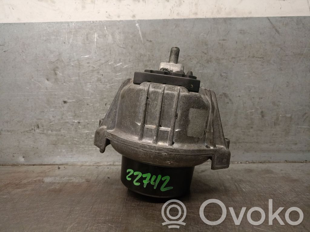 Soporte de montaje del motor   22116773742,22116773742