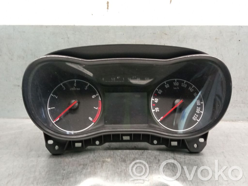 Opel Corsa E Nopeusmittari (mittaristo) 