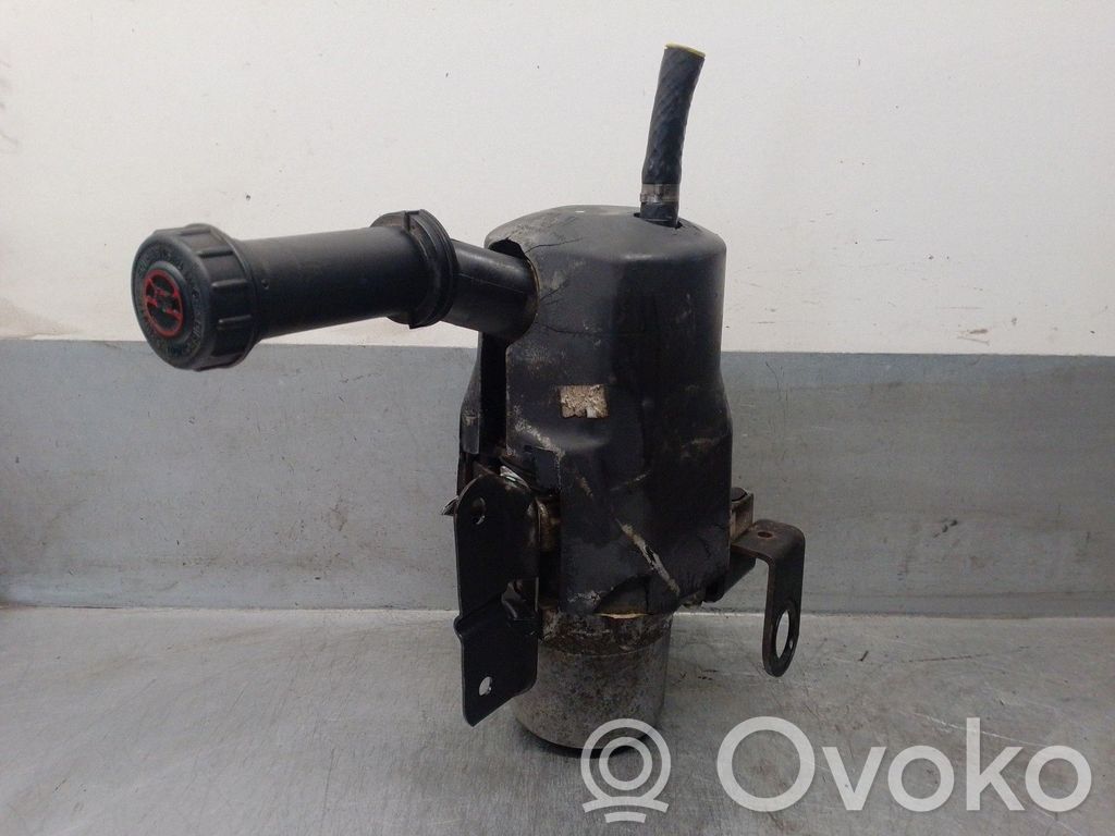 Citroen C4 I Power steering pump 
