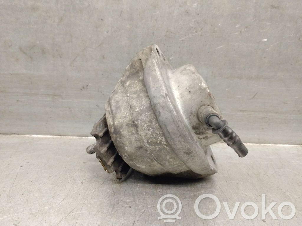 BMW 5 E60 E61 Engine mount bracket 