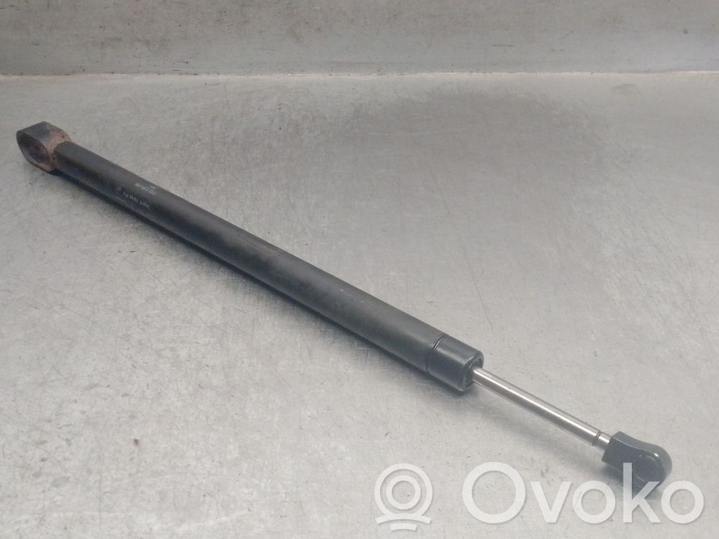 BMW 7 E65 E66 Muu tavarahyllyn osa 