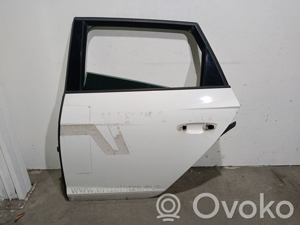 Puerta trasera   5F9833055,5F9833055