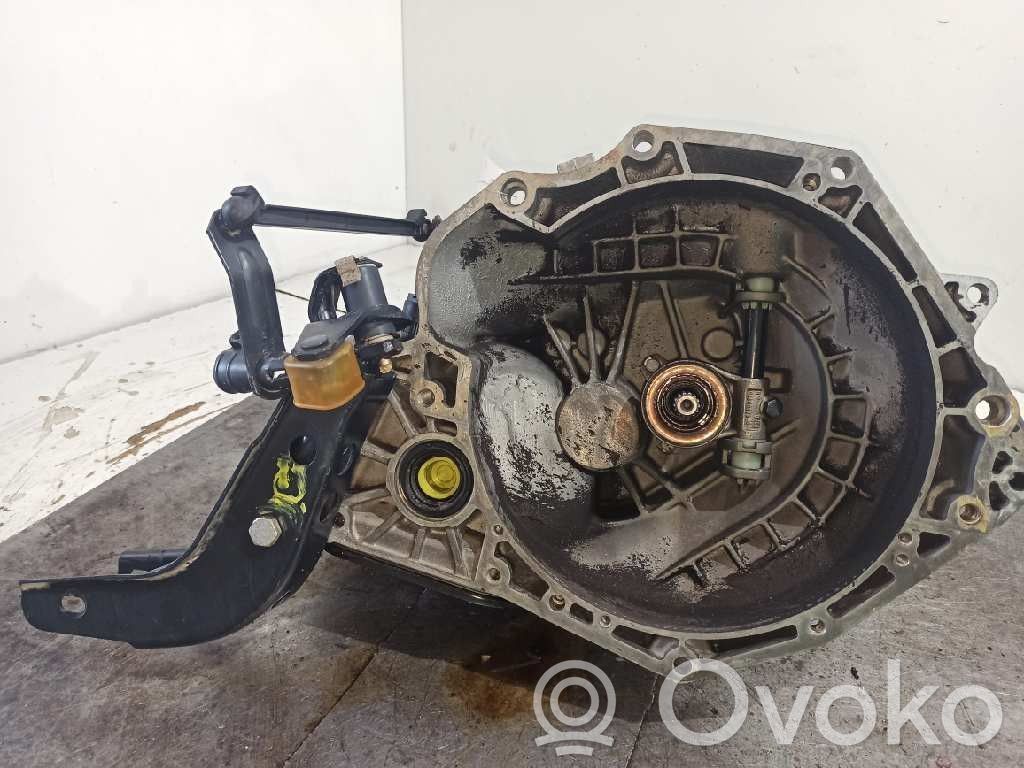Opel Corsa B Caja de cambios manual de 5 velocidades 