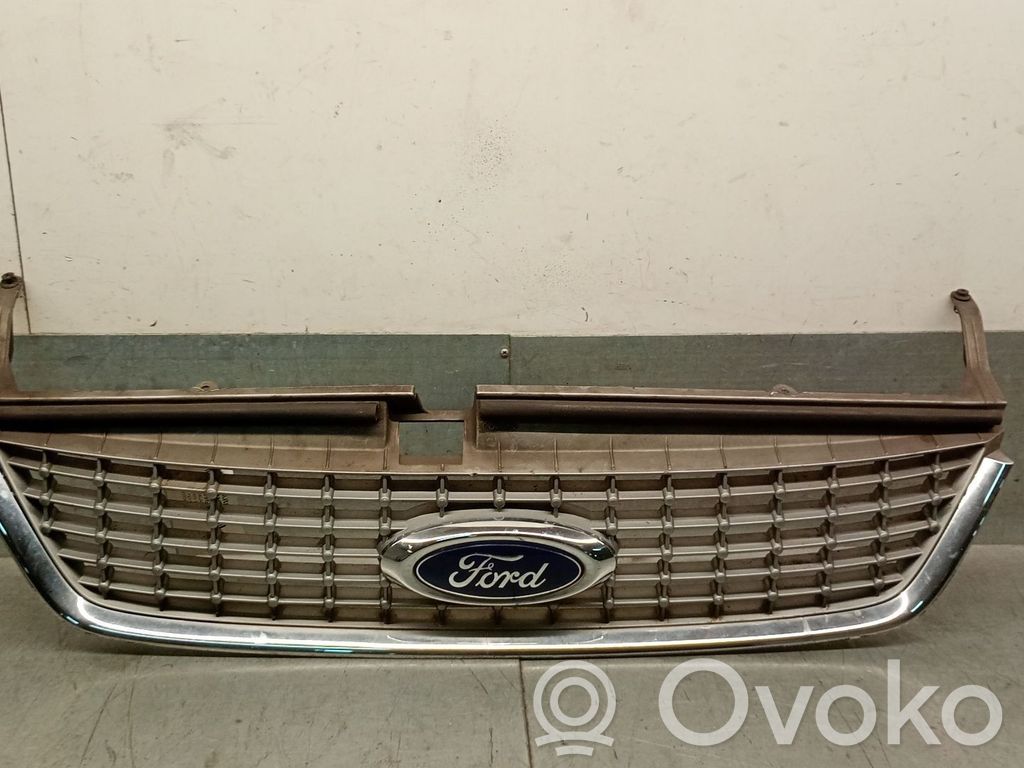 Ford Mondeo MK IV Etusäleikkö 