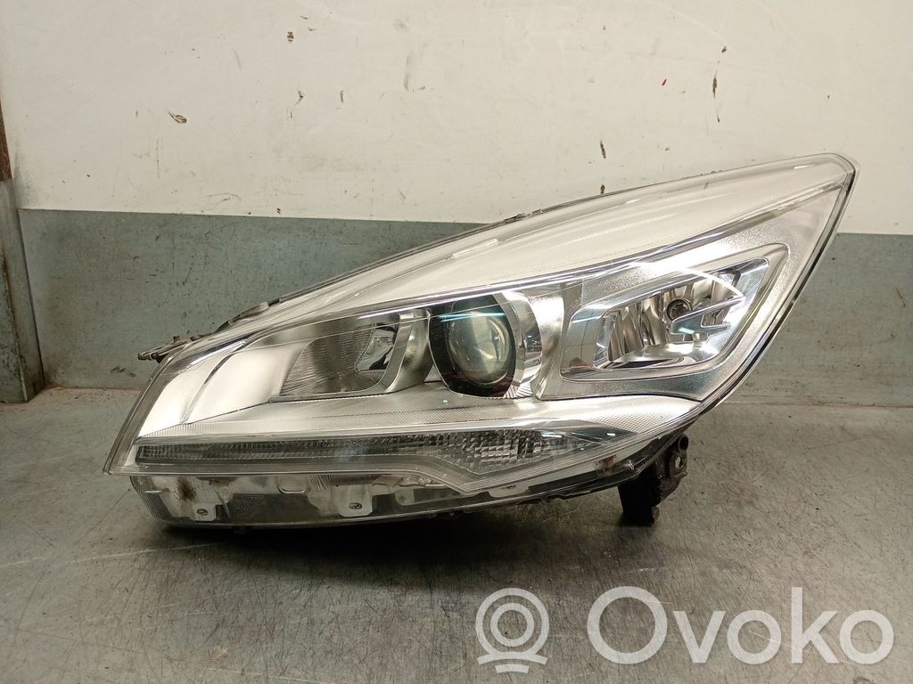 Ford Kuga II Headlight/headlamp 