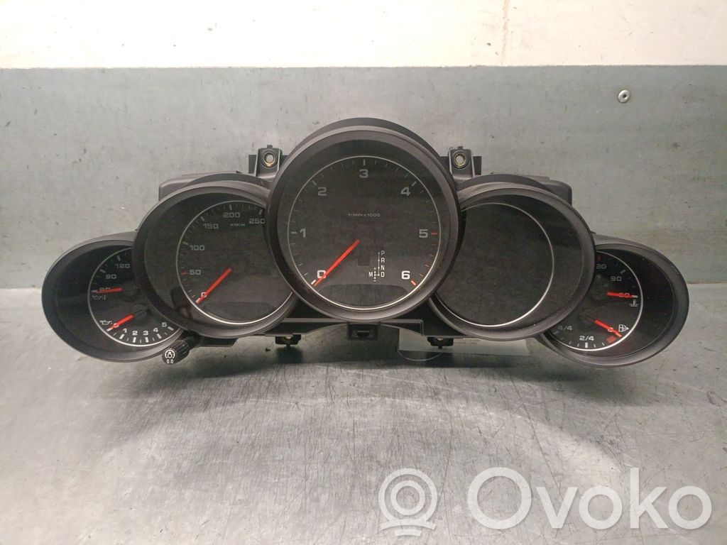 Porsche Cayenne (92A) Speedometer (instrument cluster) 