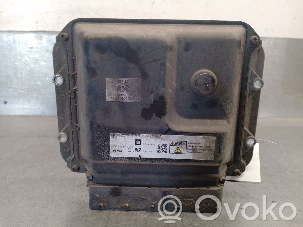 Opel Zafira B Engine control unit/module 