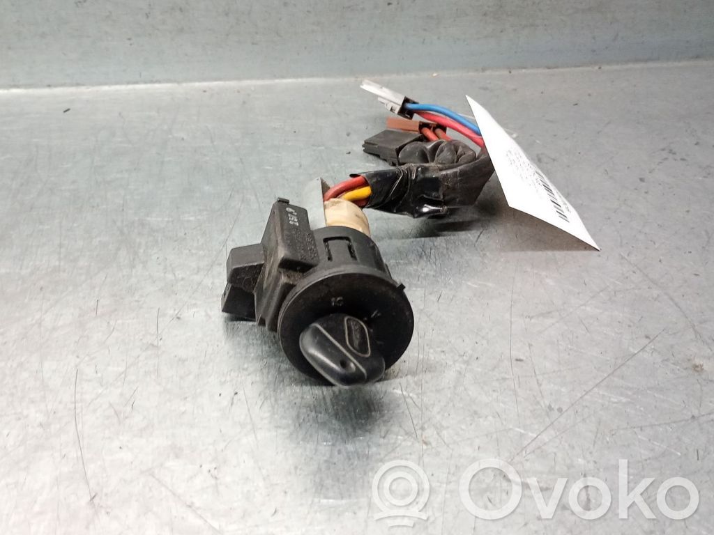 Citroen Saxo Užvedimo spynelė 