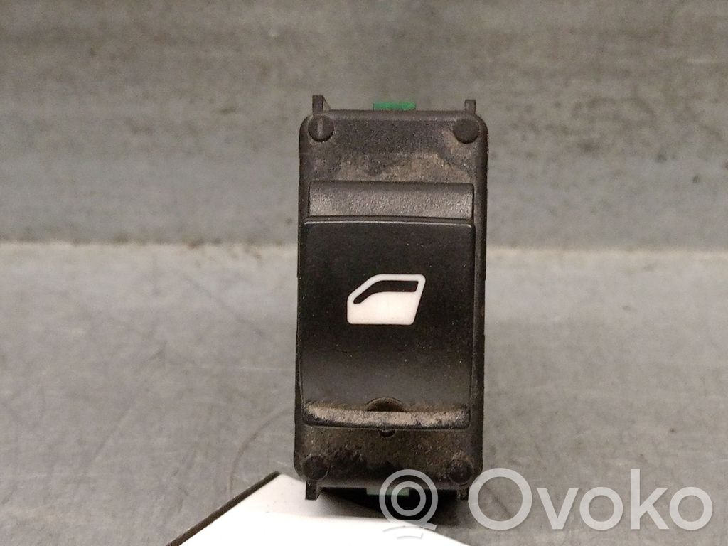Opel Combo E Electric window control switch 