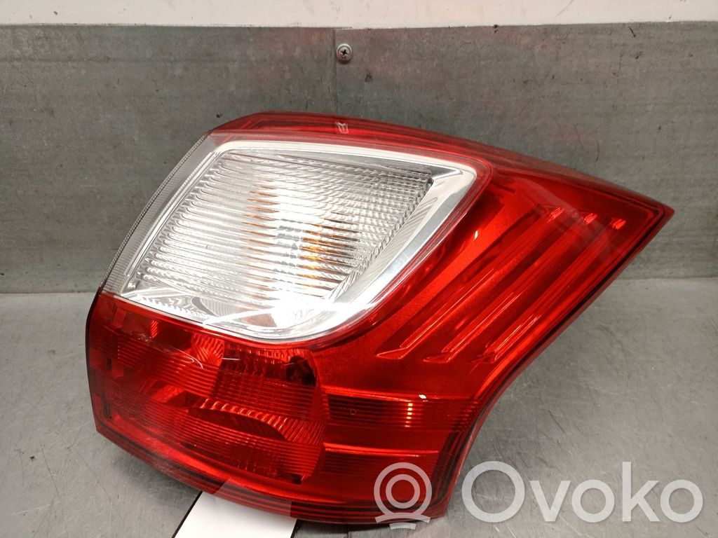 Ford C-MAX II Galinis žibintas kėbule 