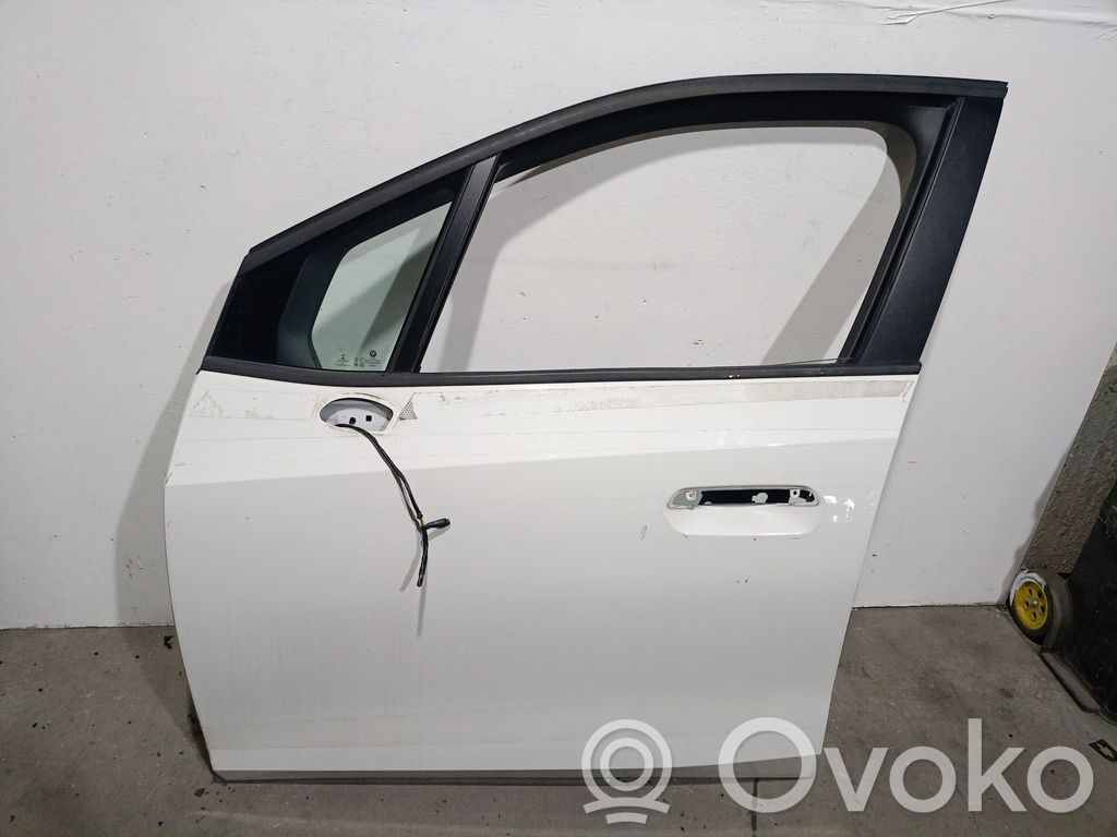BMW 2 F46 Puerta delantera 