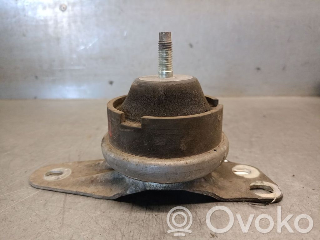 Peugeot Expert Engine mount bracket 