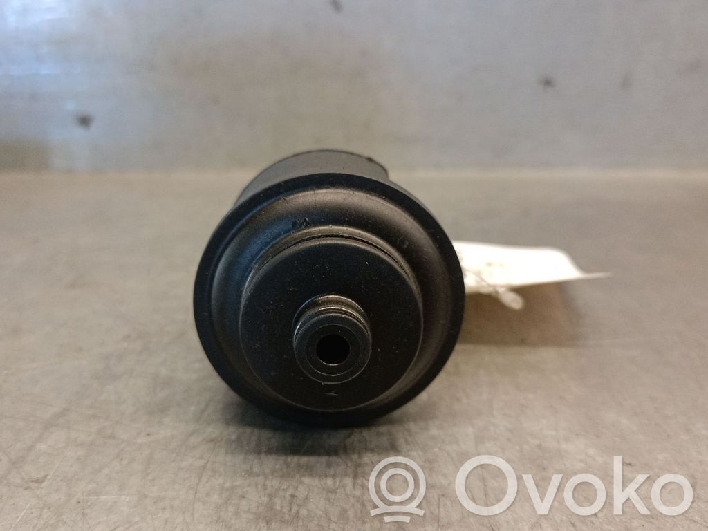 BMW 5 E60 E61 Polttoainesäiliön pumppu 