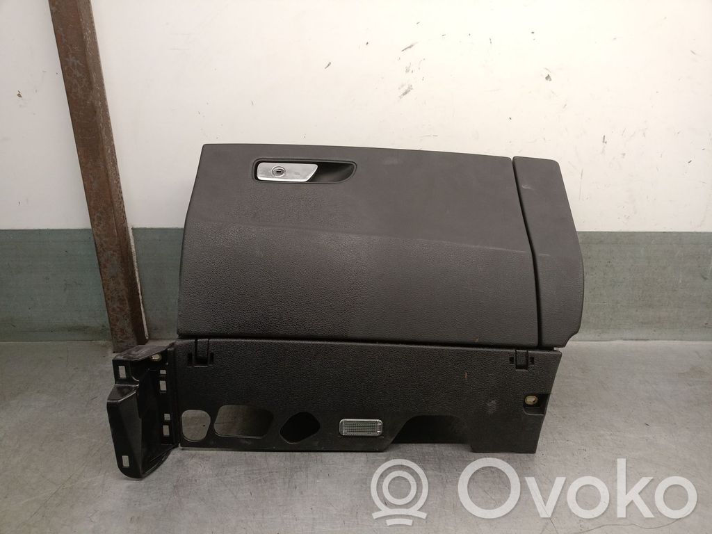 Guantera   4M1857035D,4M1857035D