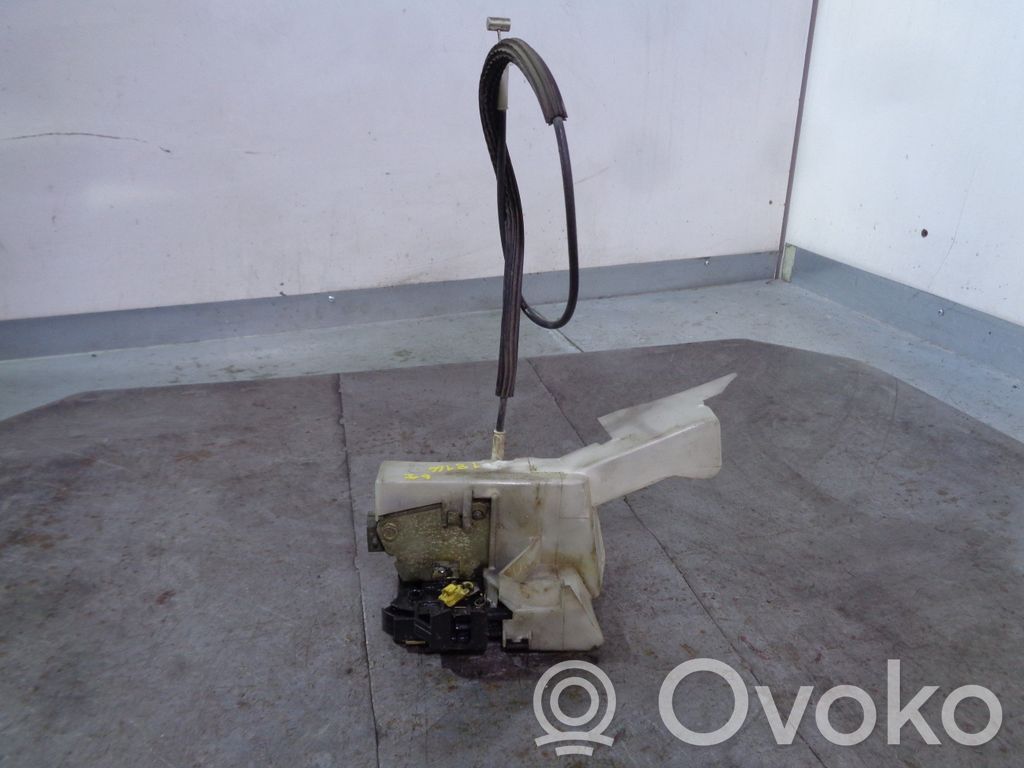 Renault Clio I Front door lock 
