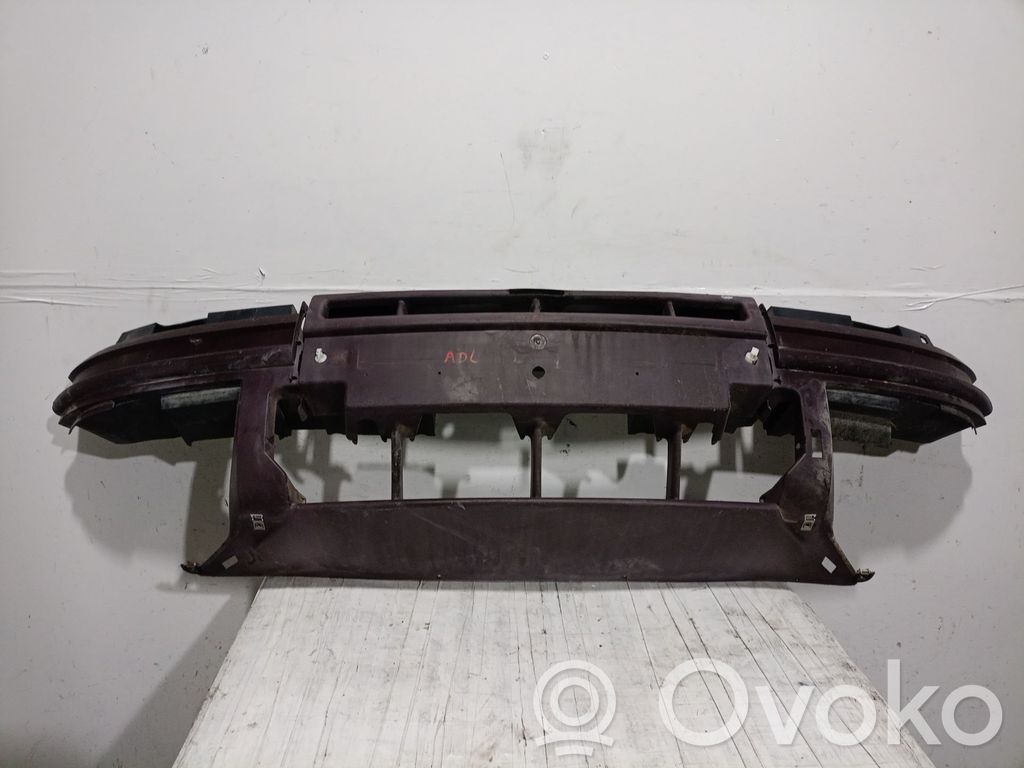 Renault Scenic I Parachoques delantero 