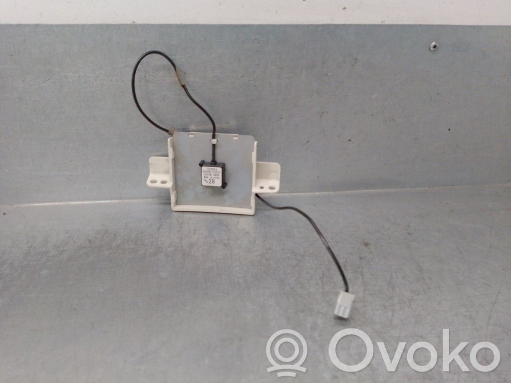 Lexus IS 220D-250-350 Antenă radio