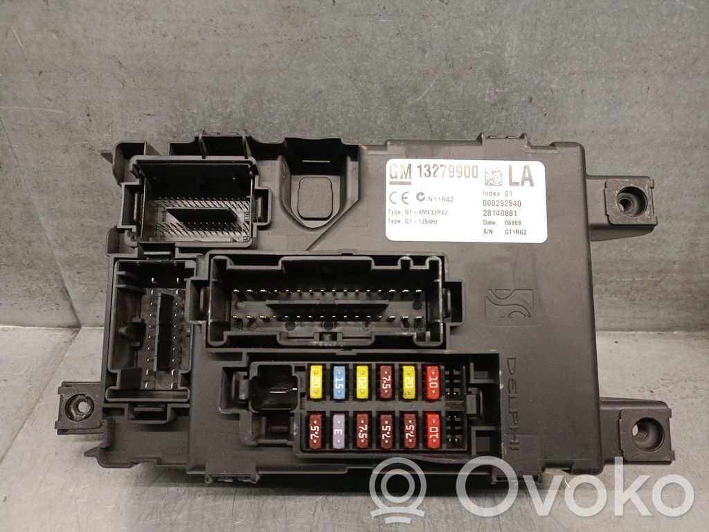 Opel Corsa D Juego de caja de fusibles 