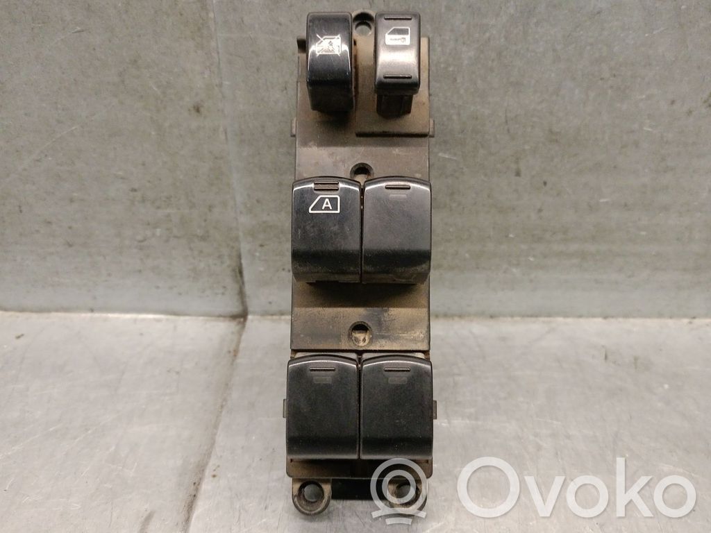 Subaru Forester SH Electric window control switch 