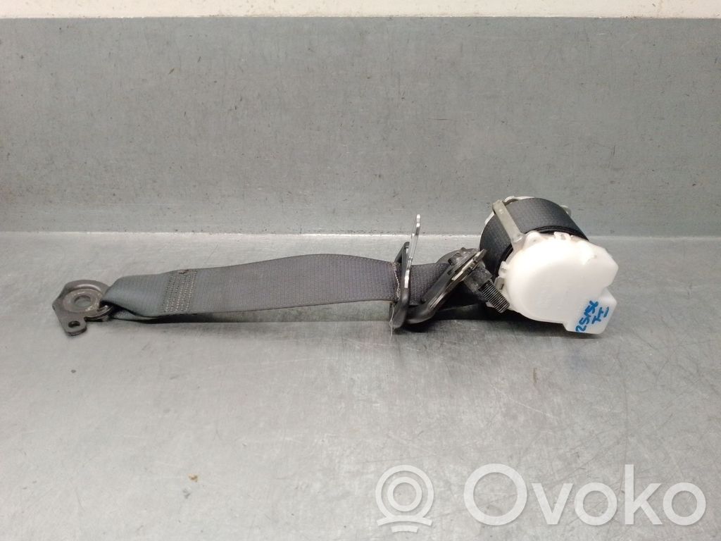 Toyota Yaris Cinturón trasero 