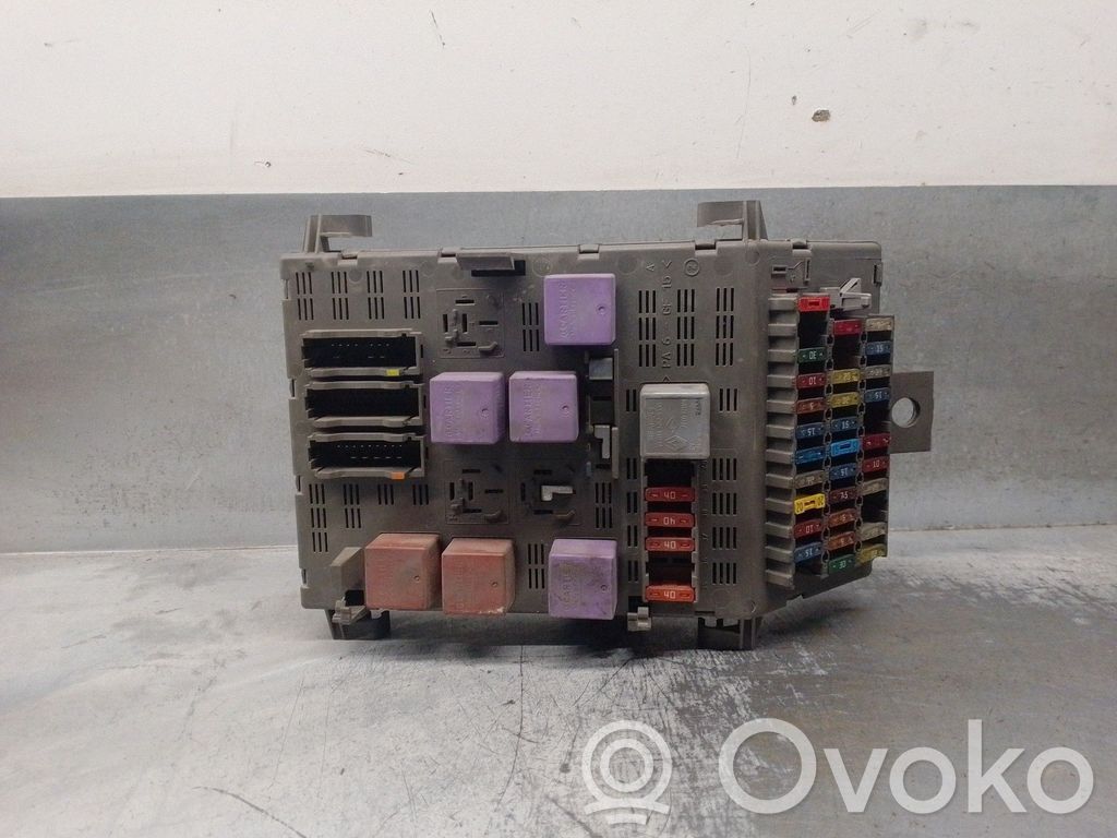Renault Laguna I Juego de caja de fusibles 