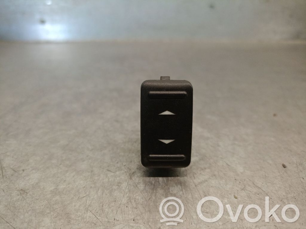Electric window control switch   7M5T13A024,1471913