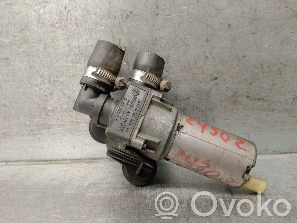 Pompe de circulation d'eau   64118369806,64118369806