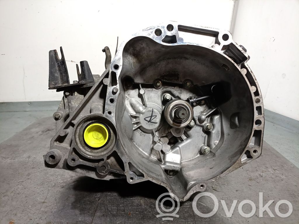 Nissan Note (E11) Manualna 5-biegowa skrzynia biegów 