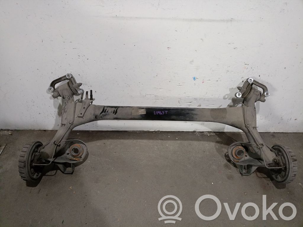 Audi A2 Aizmugurējā tilta sija ar reduktoru 