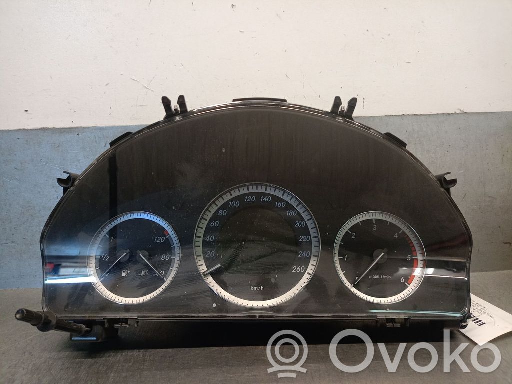 Mercedes-Benz C W204 Tachimetro (quadro strumenti) 