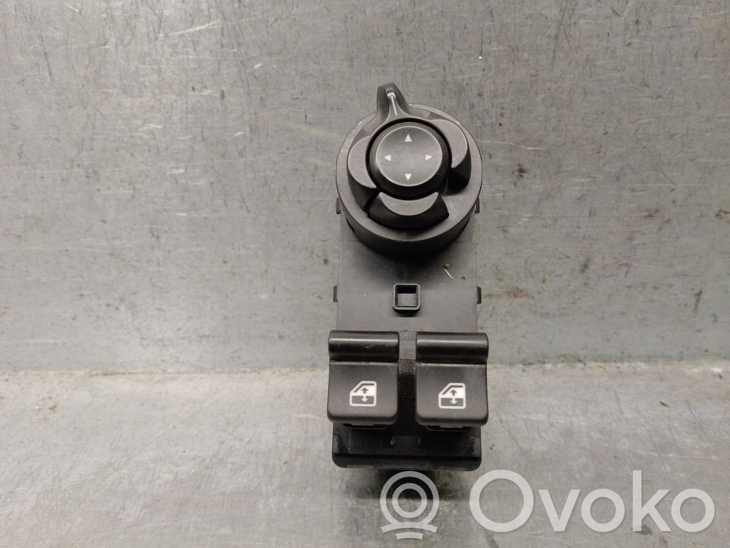 Fiat 500E Interruptor del elevalunas eléctrico 