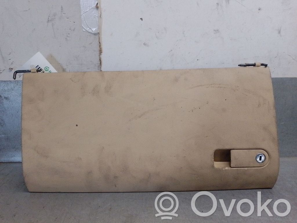 Schowek deski rozdzielczej   7L6857101,7L6857101P