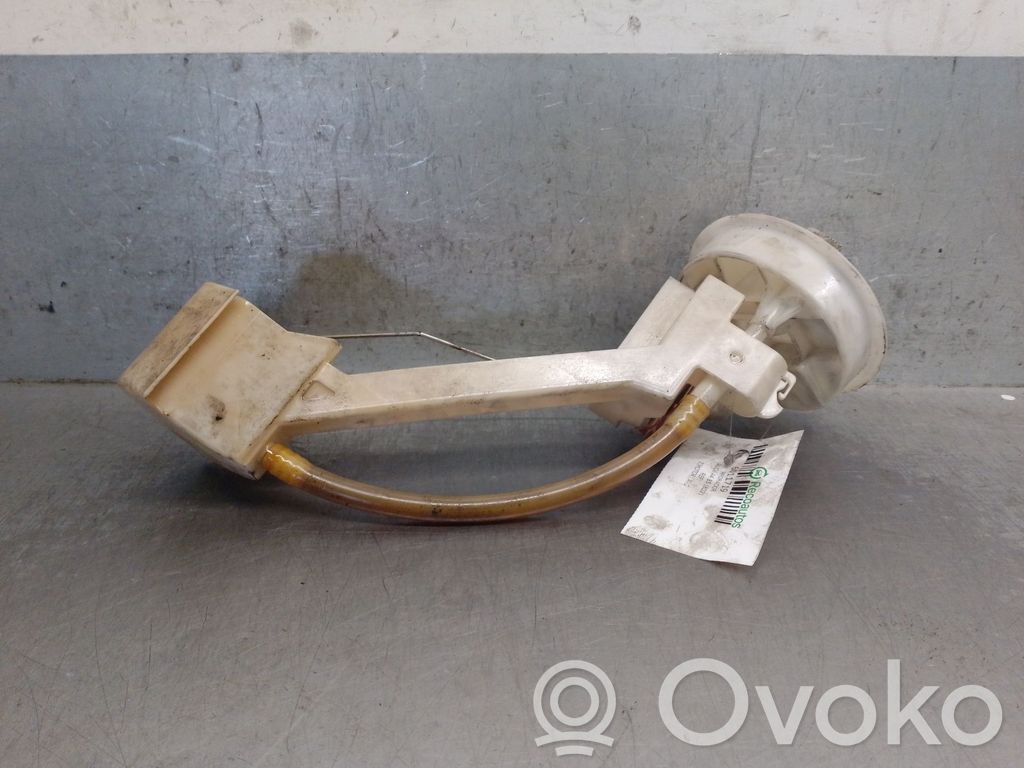 Audi A4 S4 B5 8D Bomba interna de combustible 