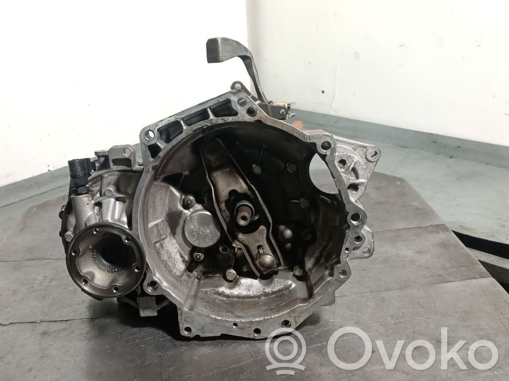 Volkswagen Golf SportWagen Mehāniska 5 ātrumu pārnesumkārba 
