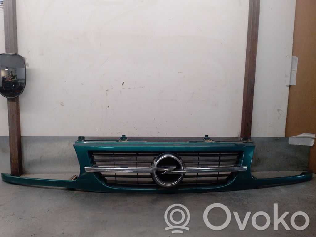 Opel Frontera B Grilă față 