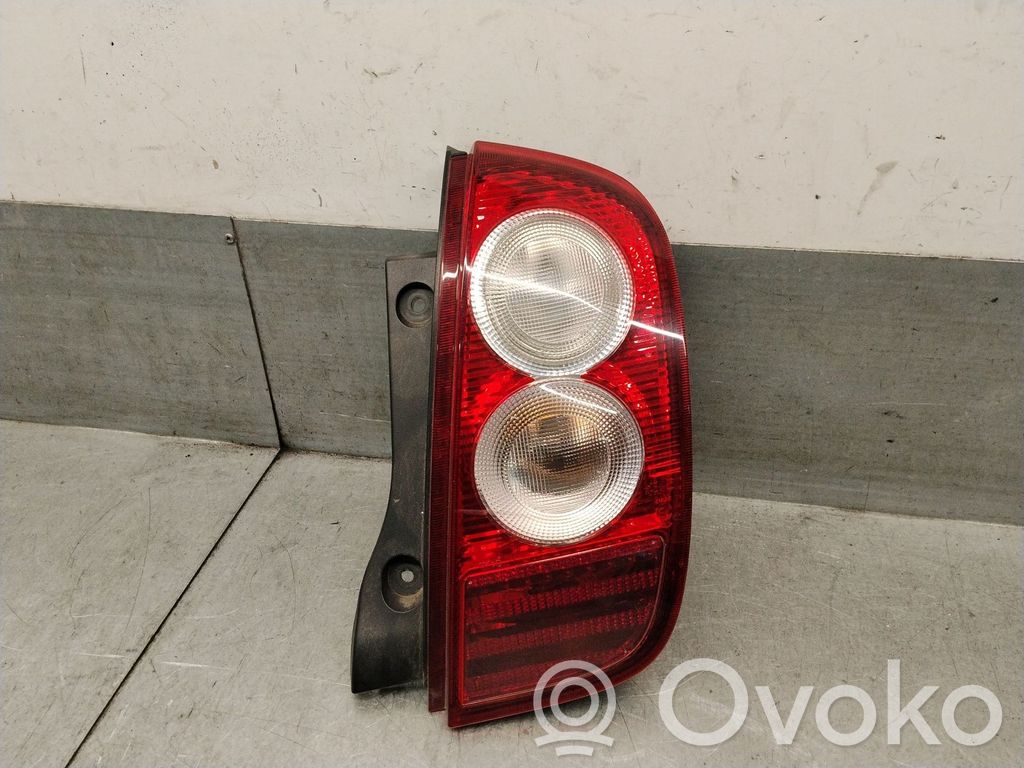 Nissan Micra Luci posteriori